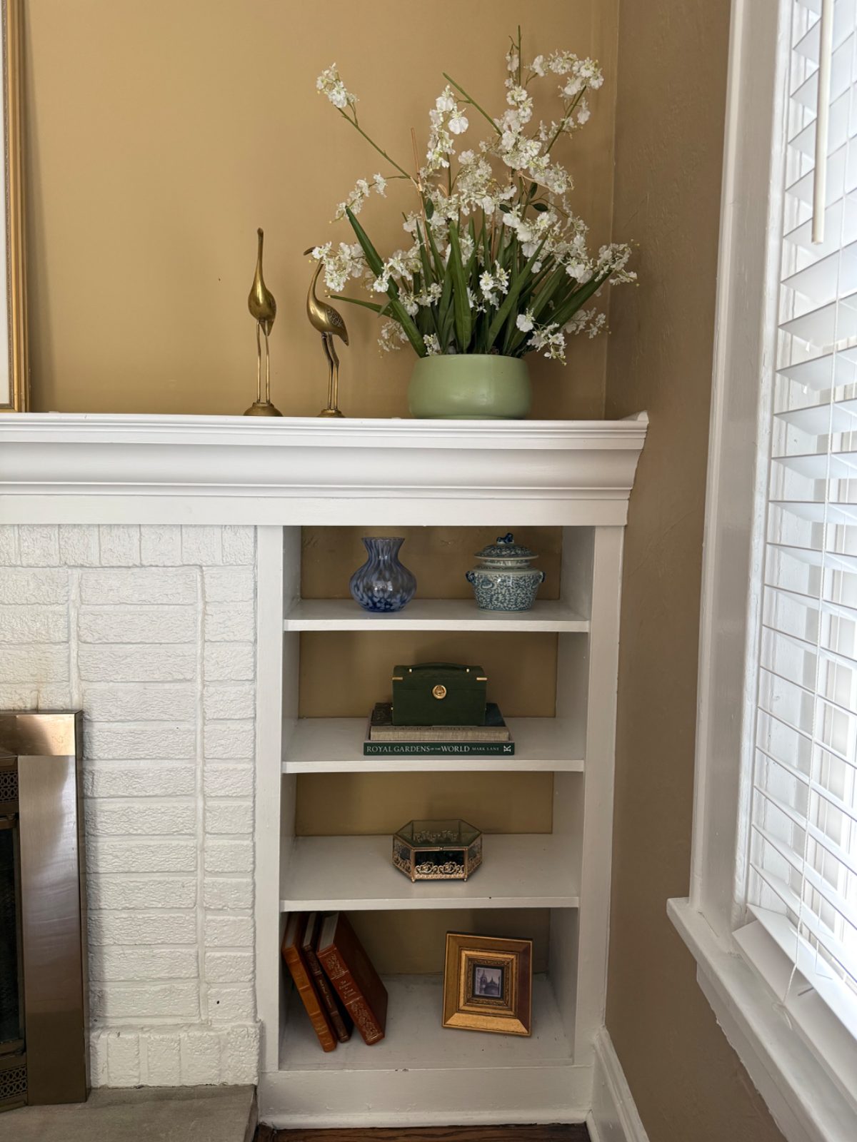 Mantel built-in styling — Oradell Colonial